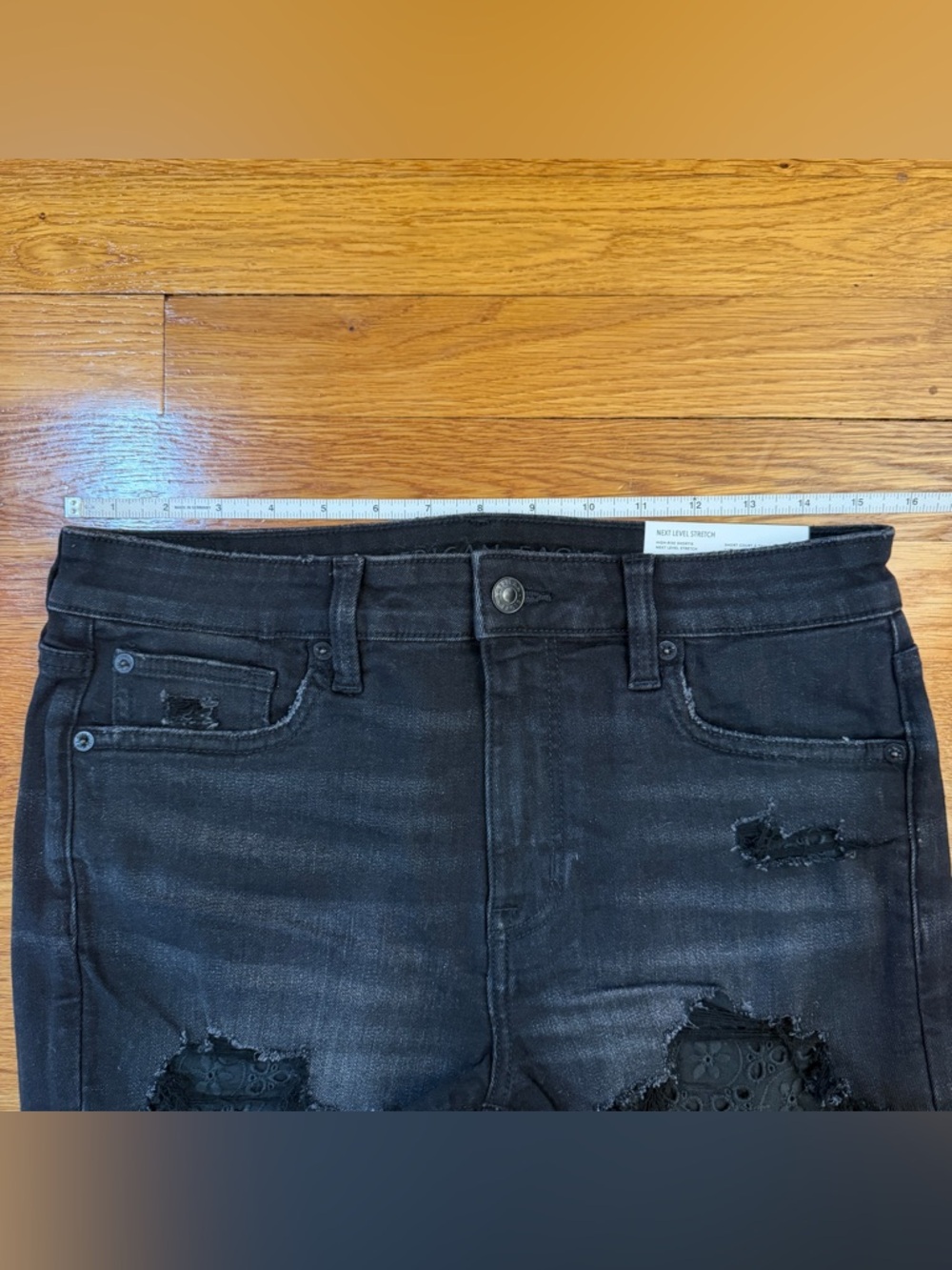 American Eagle High-Rise Shortie Black Denim Distressed Jean Shorts - Size 8 NWT - Picture 2 of 9